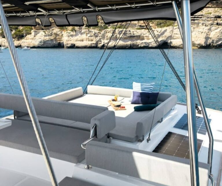 Bali catamaran helm